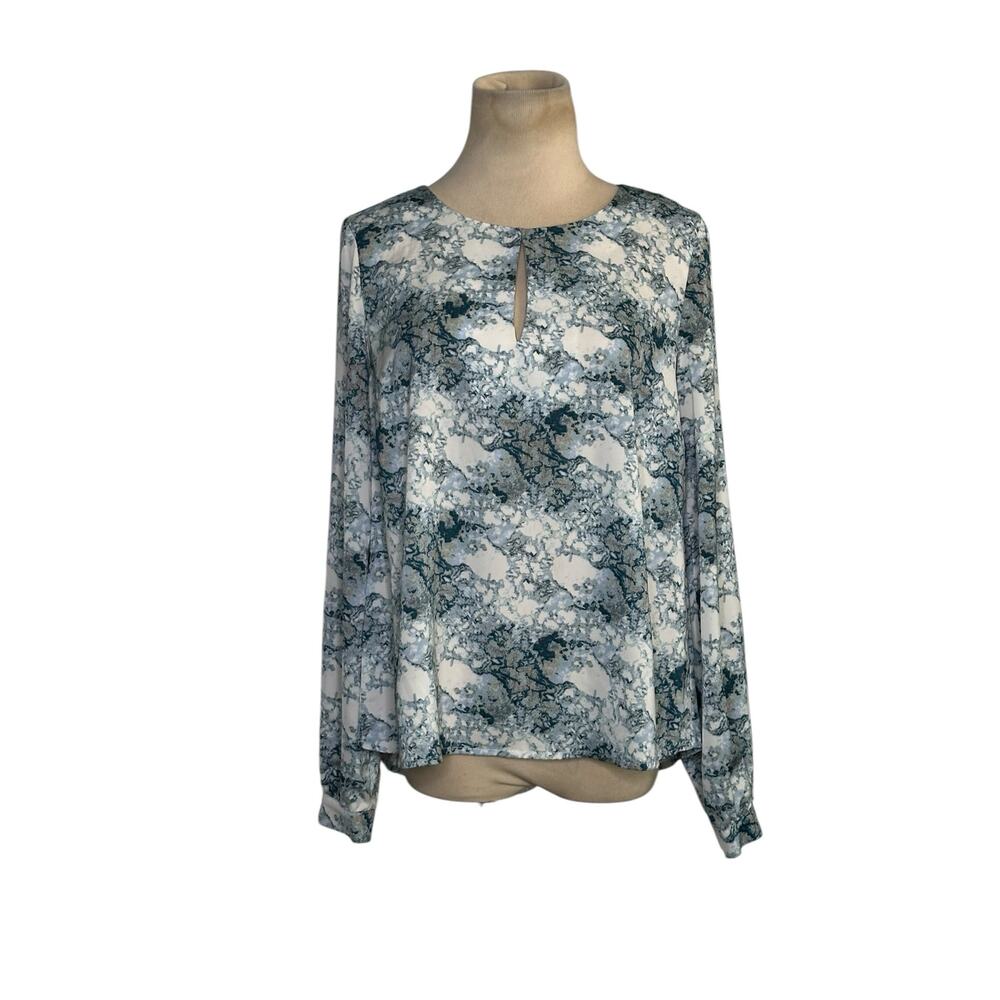 Forever 21 white blue long sleeves blouse size Small